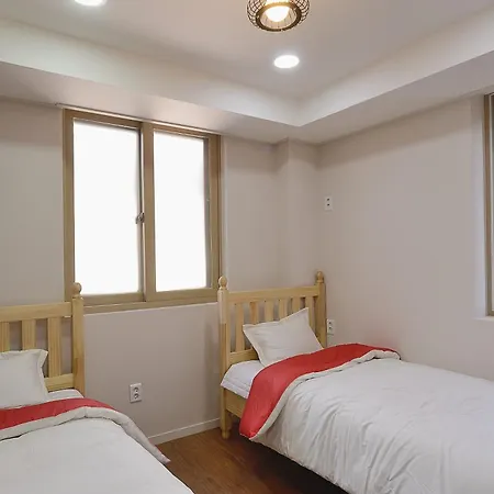 Red Guesthouse