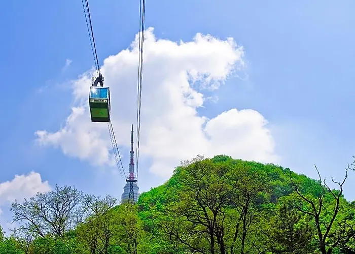 红色旅馆 3*